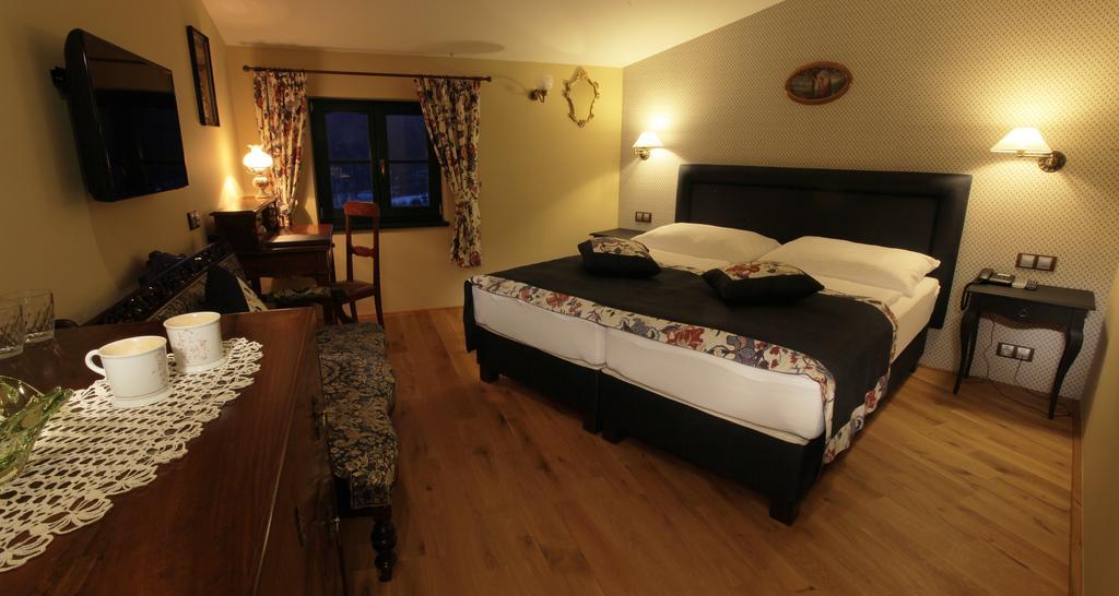 Boutique Hotel Pri Mlyne Лозорно Стая снимка