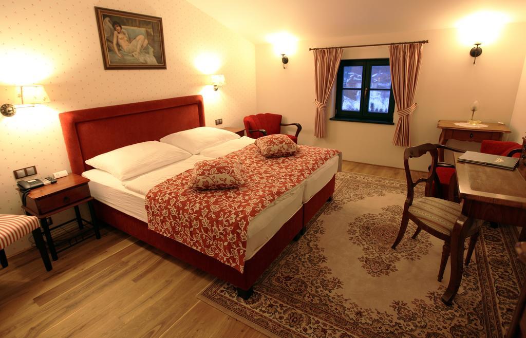 Boutique Hotel Pri Mlyne Лозорно Екстериор снимка