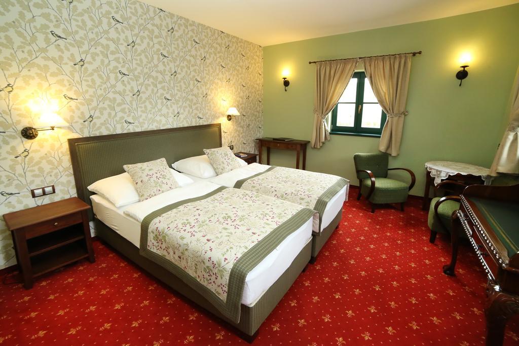 Boutique Hotel Pri Mlyne Лозорно Екстериор снимка