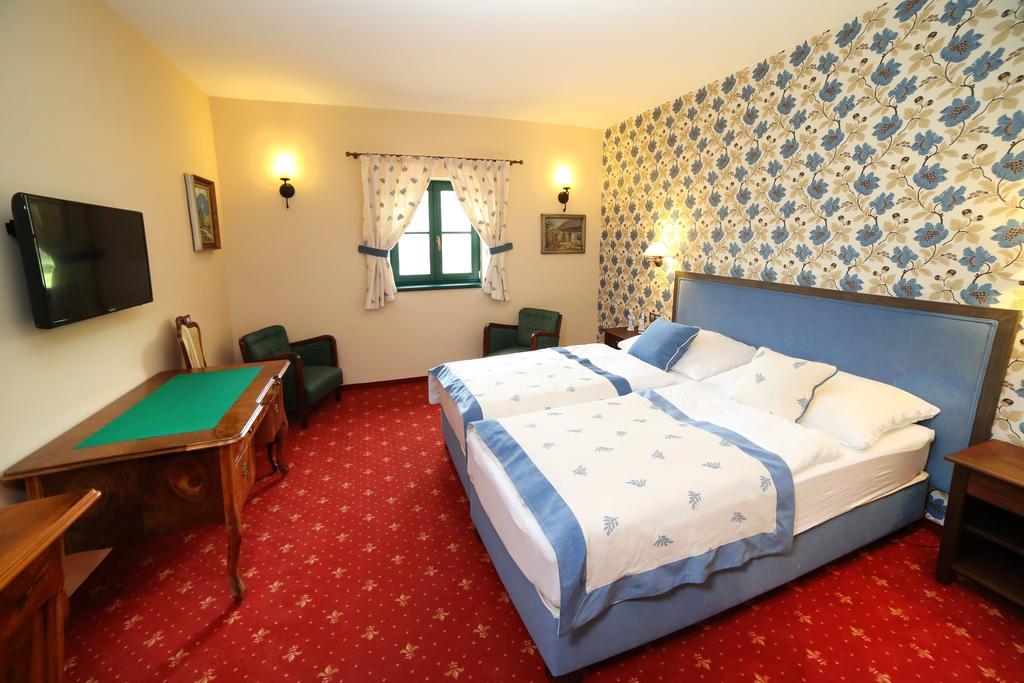 Boutique Hotel Pri Mlyne Лозорно Екстериор снимка