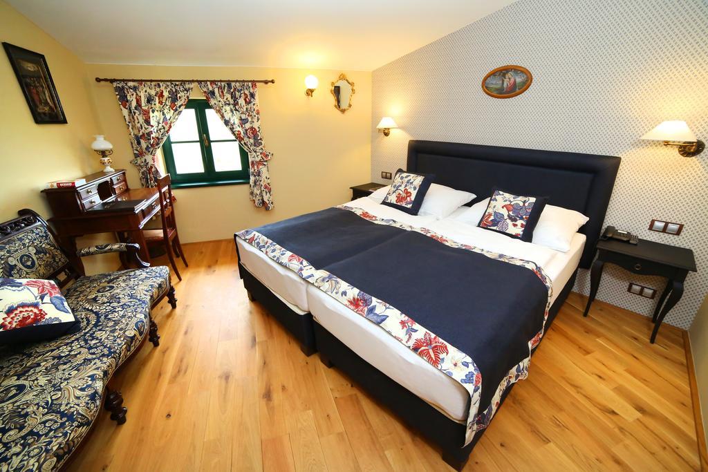 Boutique Hotel Pri Mlyne Лозорно Екстериор снимка