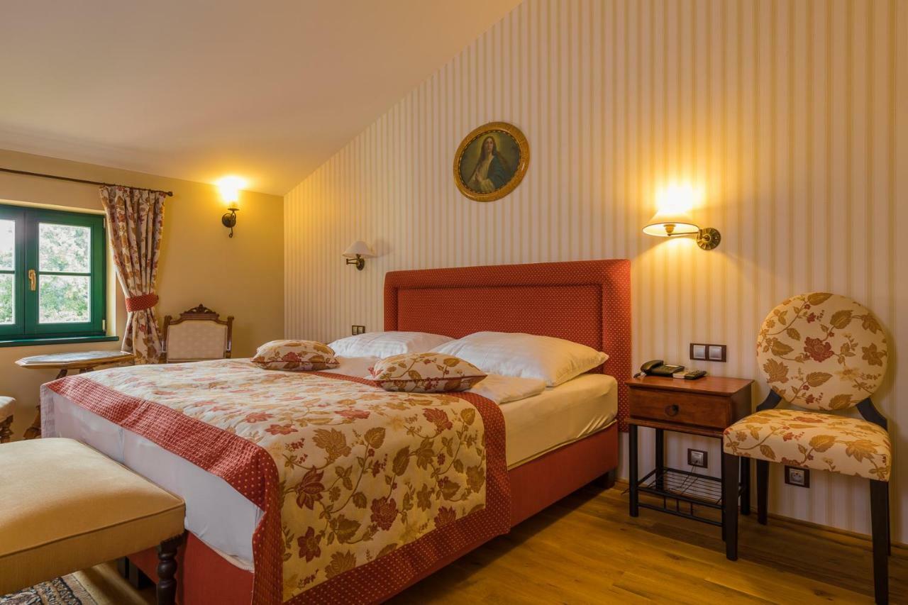 Boutique Hotel Pri Mlyne Лозорно Екстериор снимка
