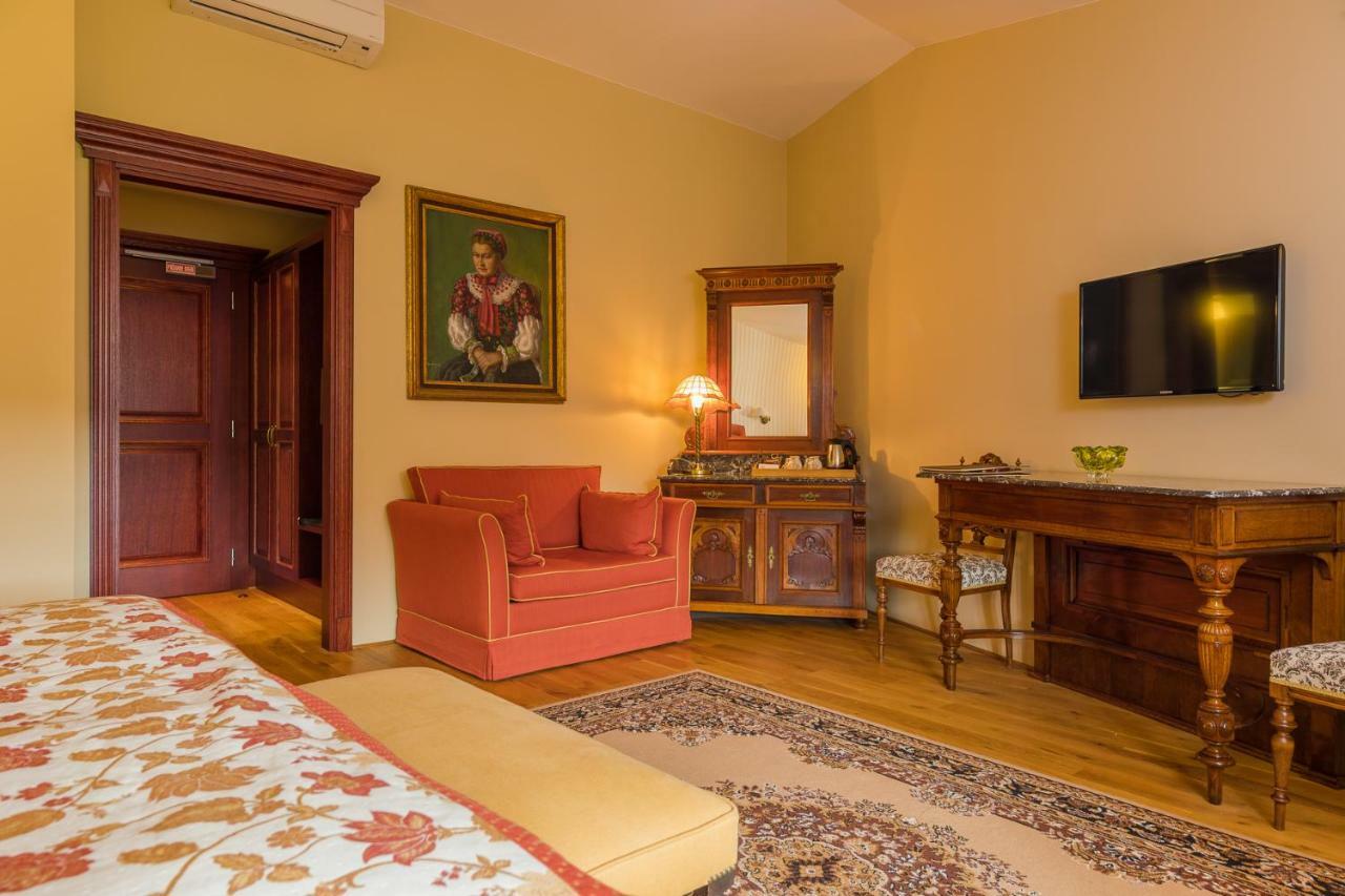 Boutique Hotel Pri Mlyne Лозорно Екстериор снимка
